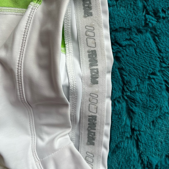 Pearl Izumi White and Green Women’s Bicycle Shorts - Picture 5 of 7